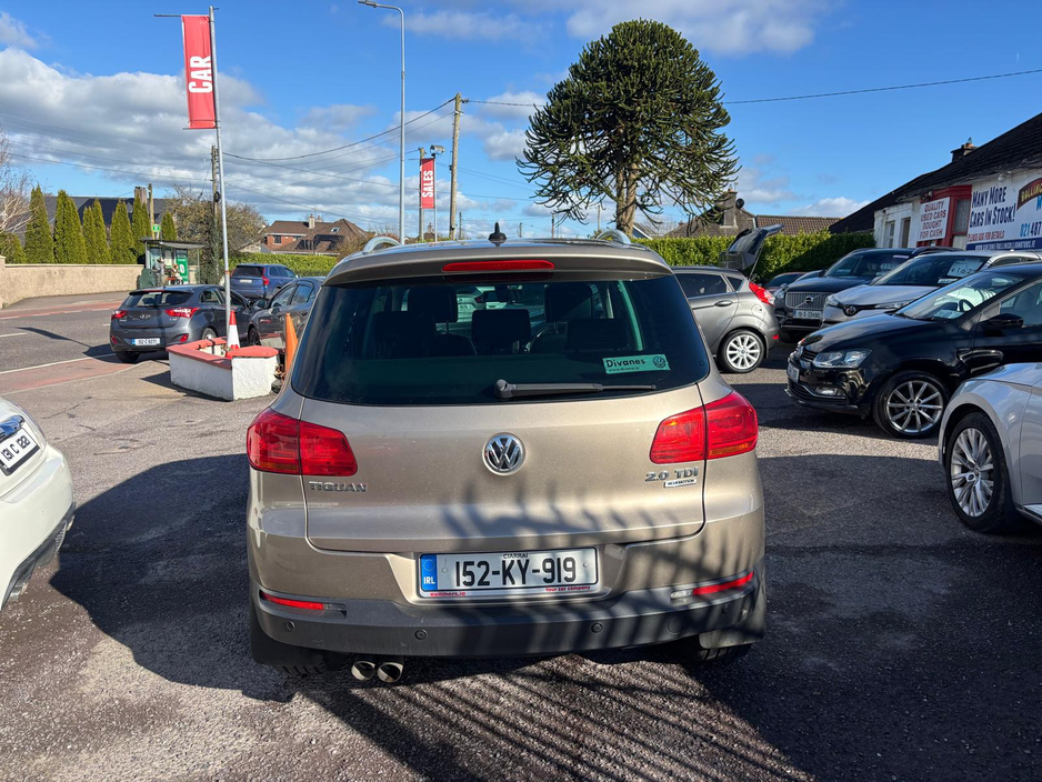 2015 Volkswagen Tiguan - image 9