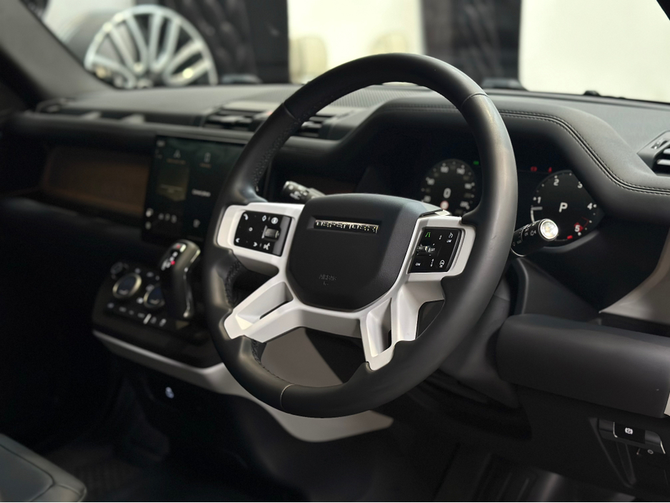 2025 Land Rover Defender - image 12