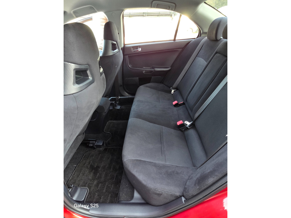 2010 Mitsubishi Lancer - image 27