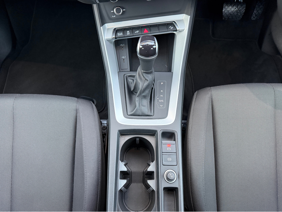 2022 Audi Q3 TECHNIK 45 TFSI E HYBRID//REVERSE CAMERA//IMMACULATE CONDITION//FINANCE PACKAGES//SIMI AND AA DEALER €35,950