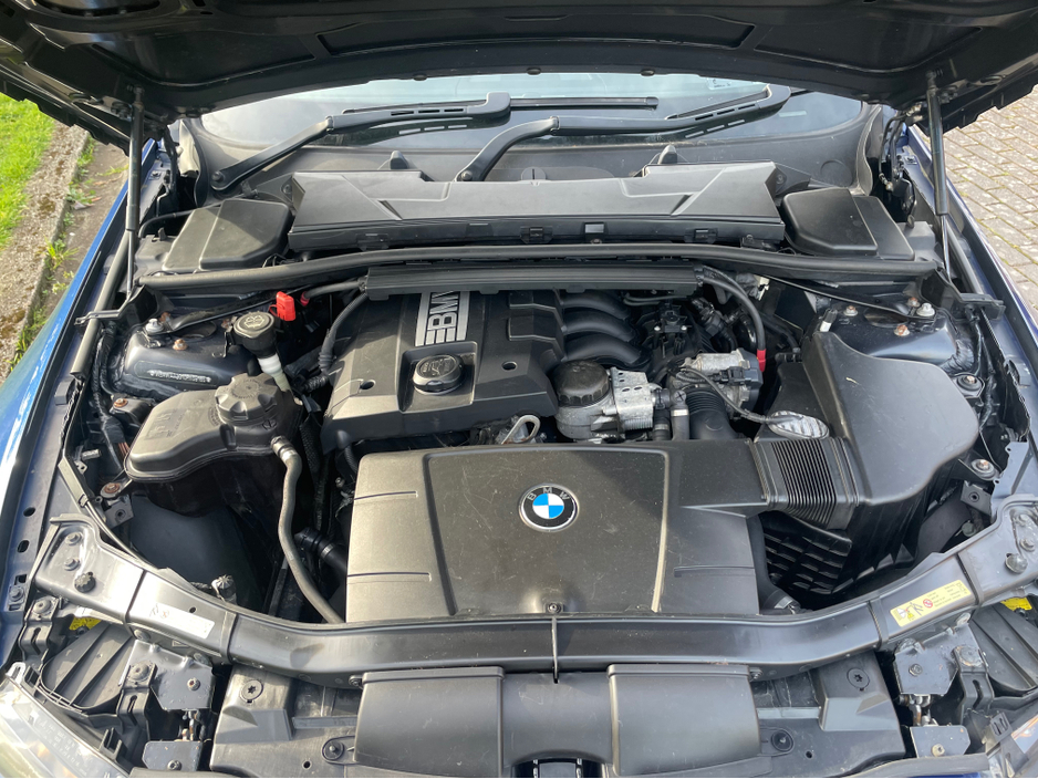 2007 BMW 3 Series - image 16