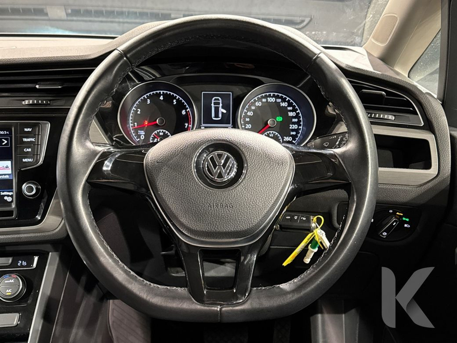 2017 Volkswagen Touran - image 16