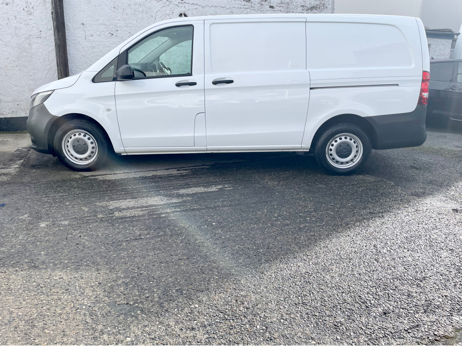 2023 Mercedes-Benz Vito - image 28