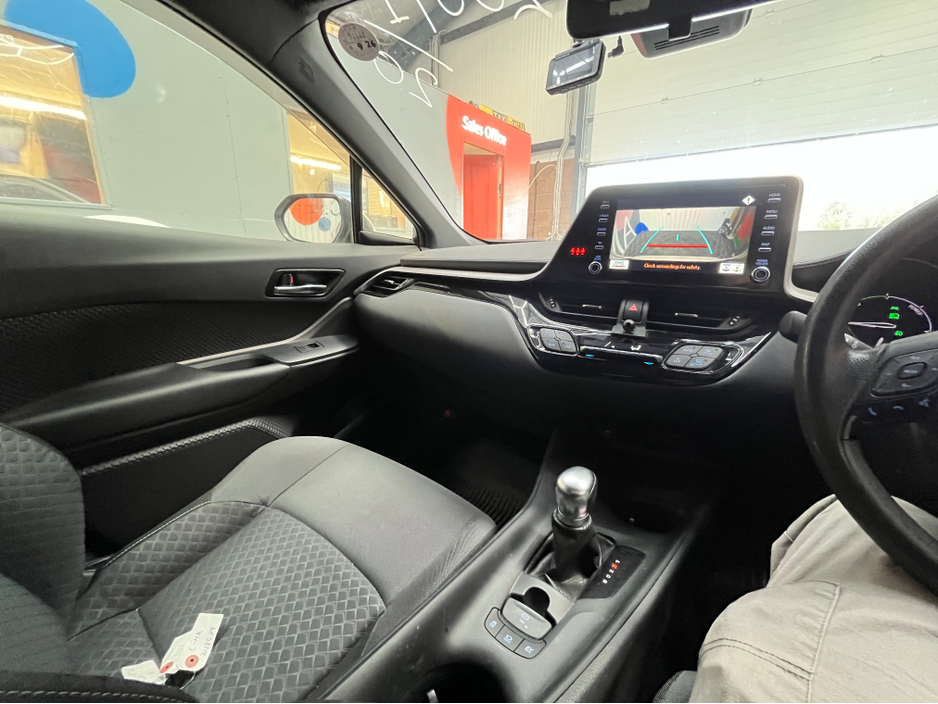 2020 Toyota C-HR - image 15