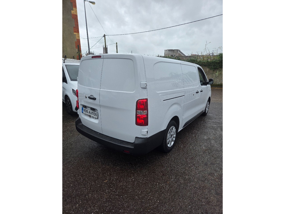 2023 Opel Vivaro - image 6