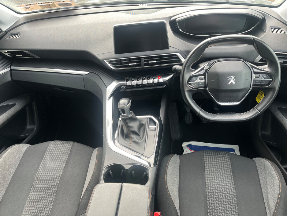 2020 Peugeot 5008 - image 6