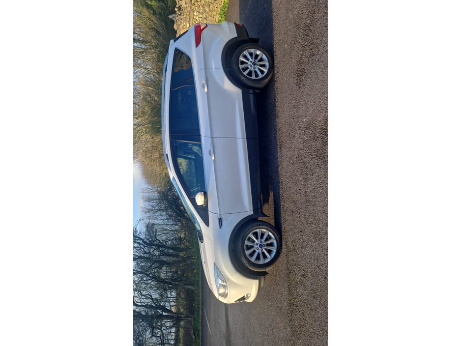 2016 Ford Kuga - image 5