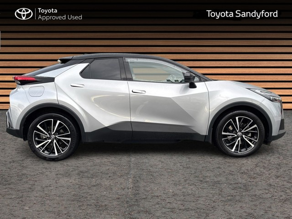 2025 Toyota C-HR - image 3