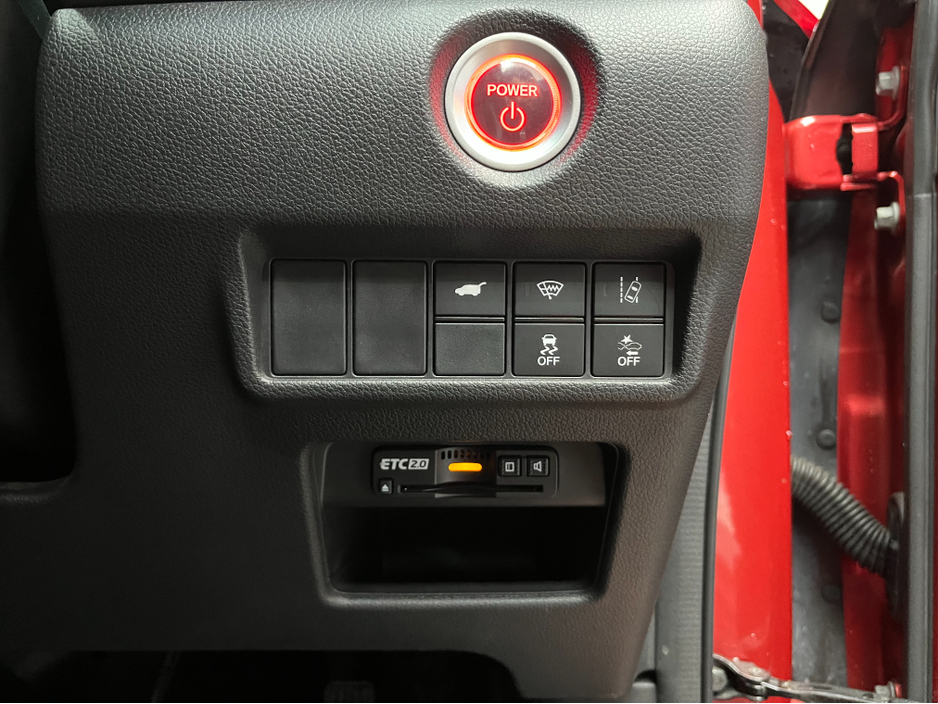 2018 Honda CR-V €24950 2018 HONDA CR-V EX HYBRID MASTERPIECE 2.0 / CRUISE CONTROL / REVERSE CAMERA / ELECTRIC MEMORY & HEATED SEATS / PADDLE SHIFTERS / PANORAMIC SUNROOF €24,950