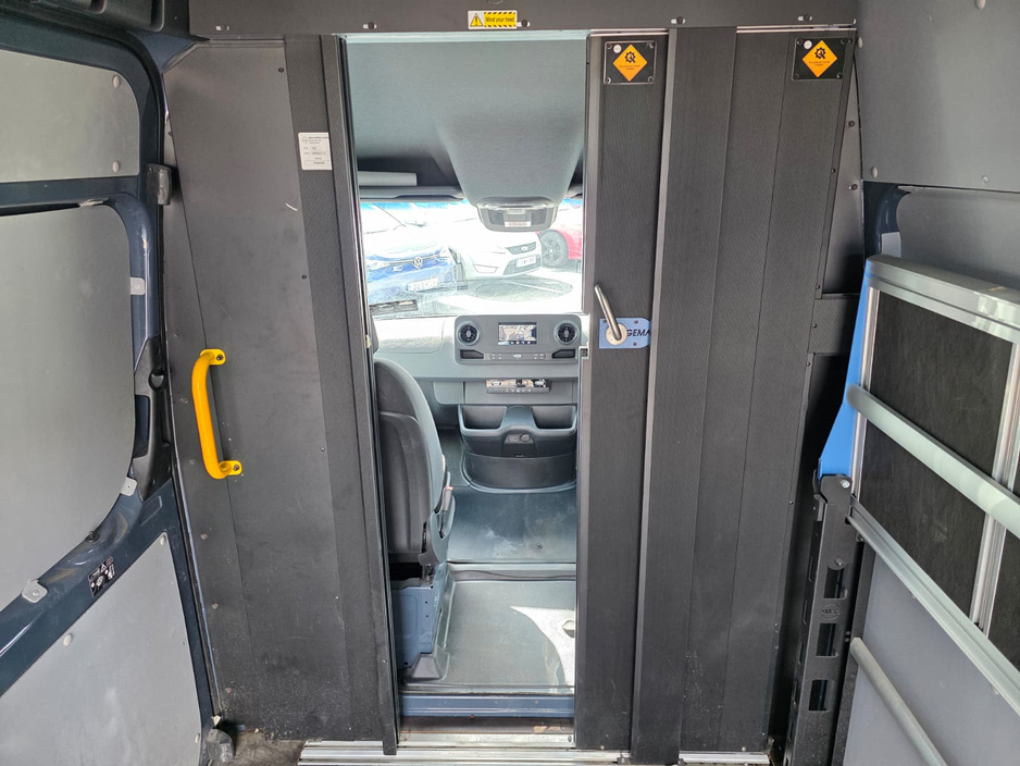2022 Mercedes-Benz Sprinter - image 23