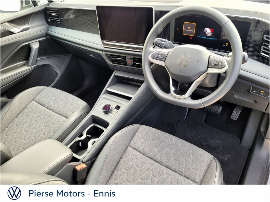 2026 Volkswagen Tiguan - image 2