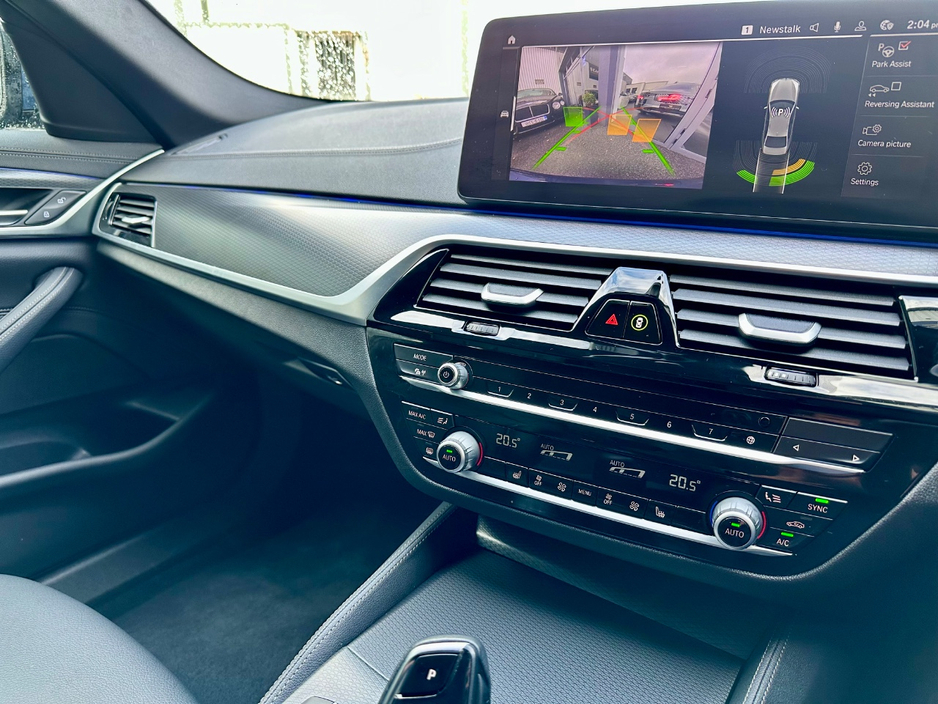 2022 BMW 5 Series - image 14