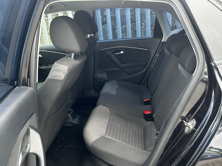 2014 Volkswagen Polo - image 11