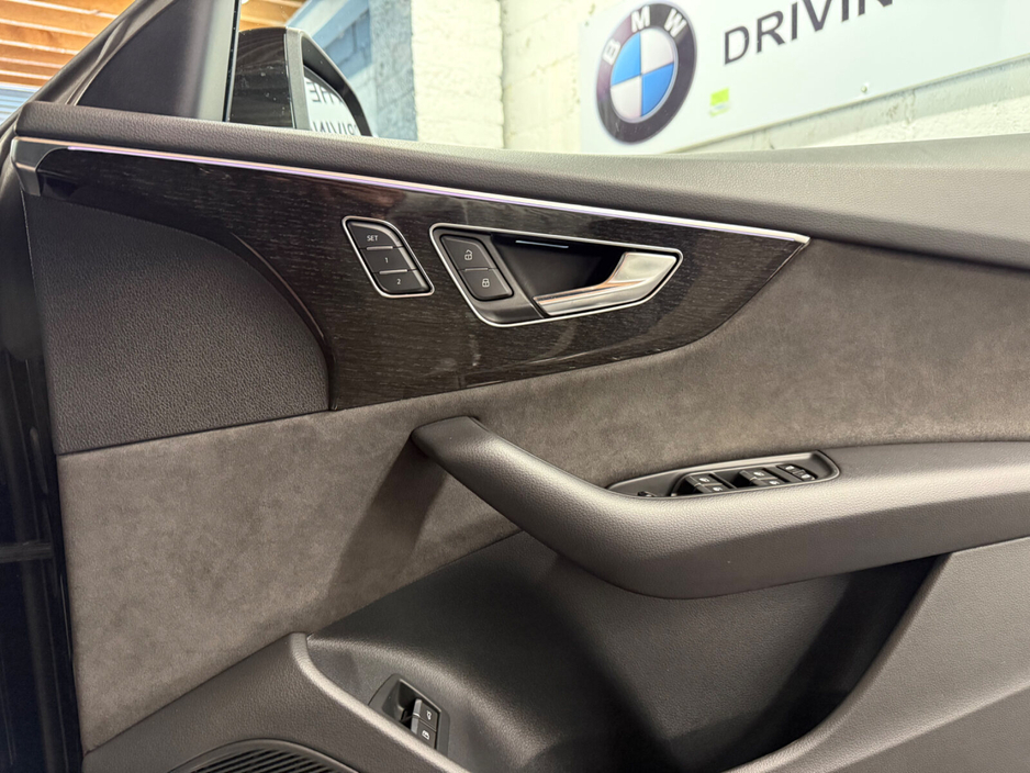 2022 Audi Q8 - image 13