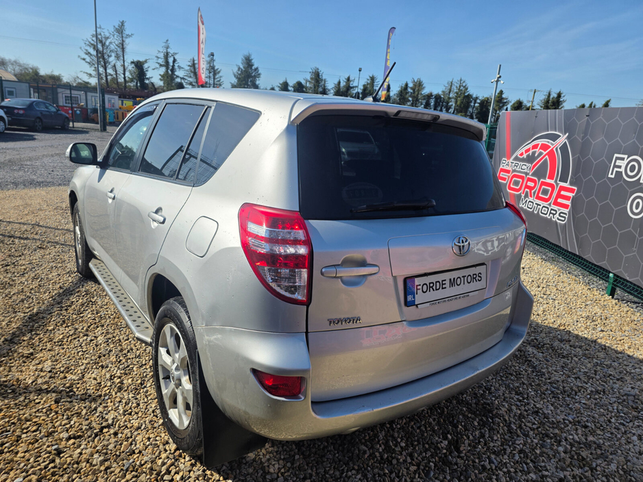 2011 Toyota Rav4 - image 3