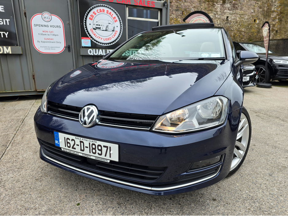 2016 Volkswagen Golf - image 2