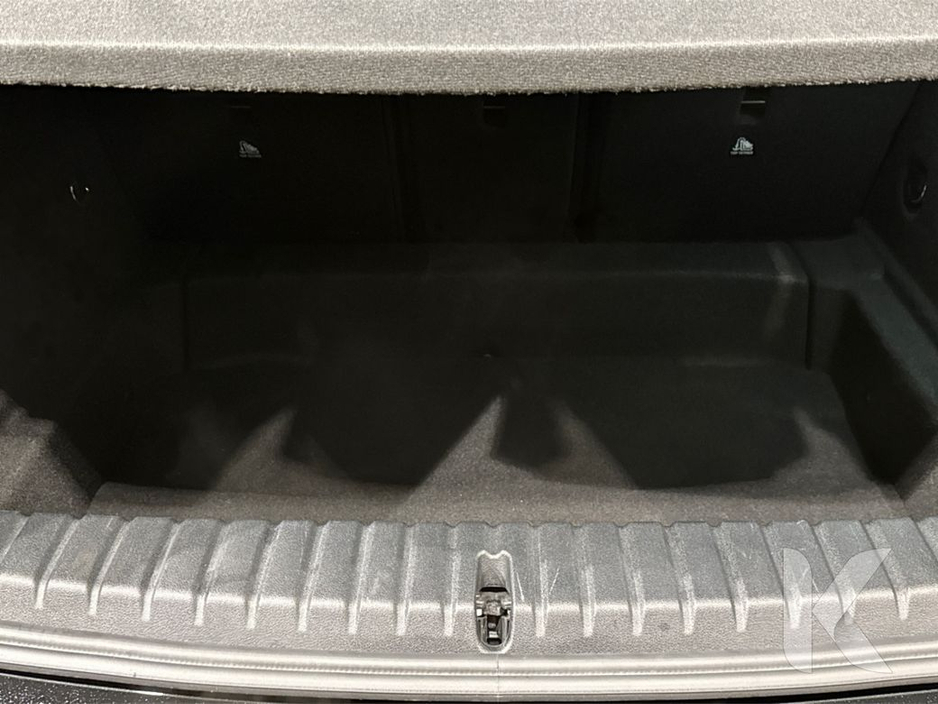 2020 BMW 1 Series - image 10