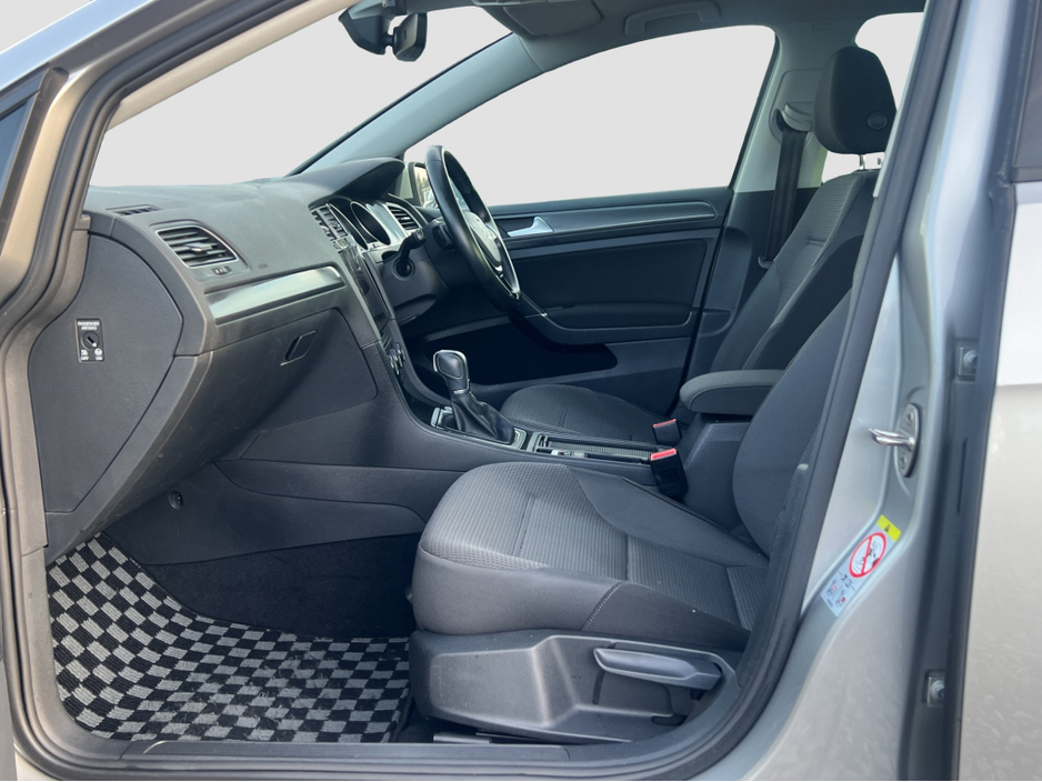 2017 Volkswagen Golf 2017 Volkswagen Golf 1.2 TSI Automatic €16,750