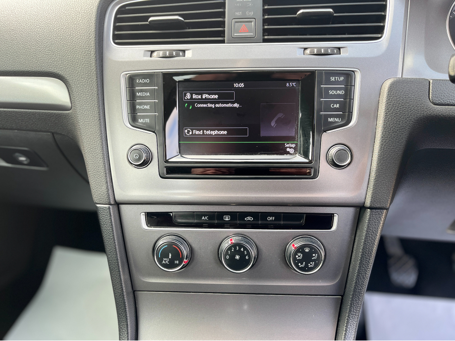 2015 Volkswagen Golf - image 13