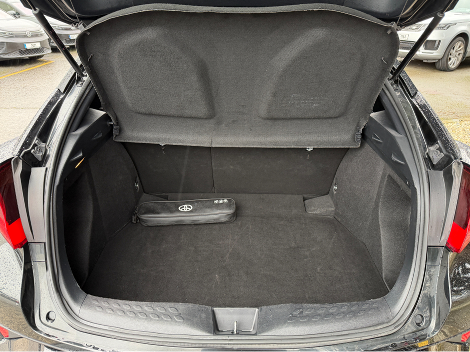 2023 Toyota C-HR HYBRID..KEYLESS ENTRY €22,350