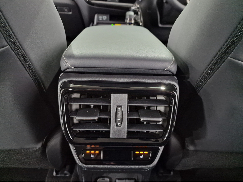 2024 Lexus NX 450 h+ 2.5 PREMIUM PLUS PACK (PLUG IN HYBRID) AUTOMATIC **ONE OWNER / TOP SPEC / ADAPTIVE CRUISE CONTROL / BLIND SPOT ASSIST / HEATED & COOLING SEATS / SAT NAV / 360 DEGREE CAMERA / WIRELESS PHONE CHARGING** €60,900