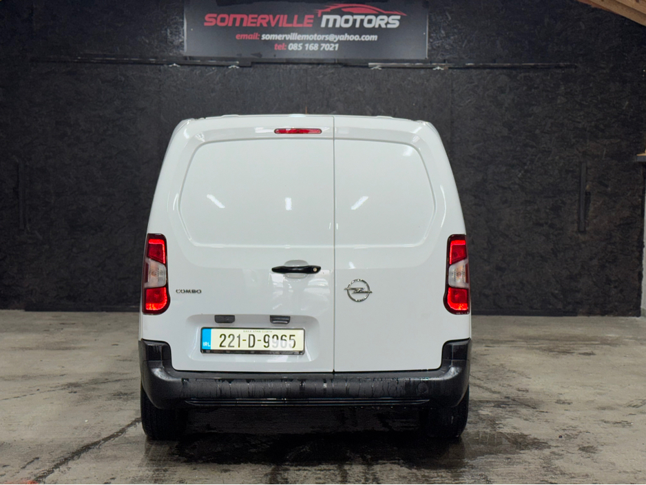2022 Opel Combo - image 5