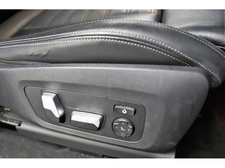 2020 BMW X3 - image 24