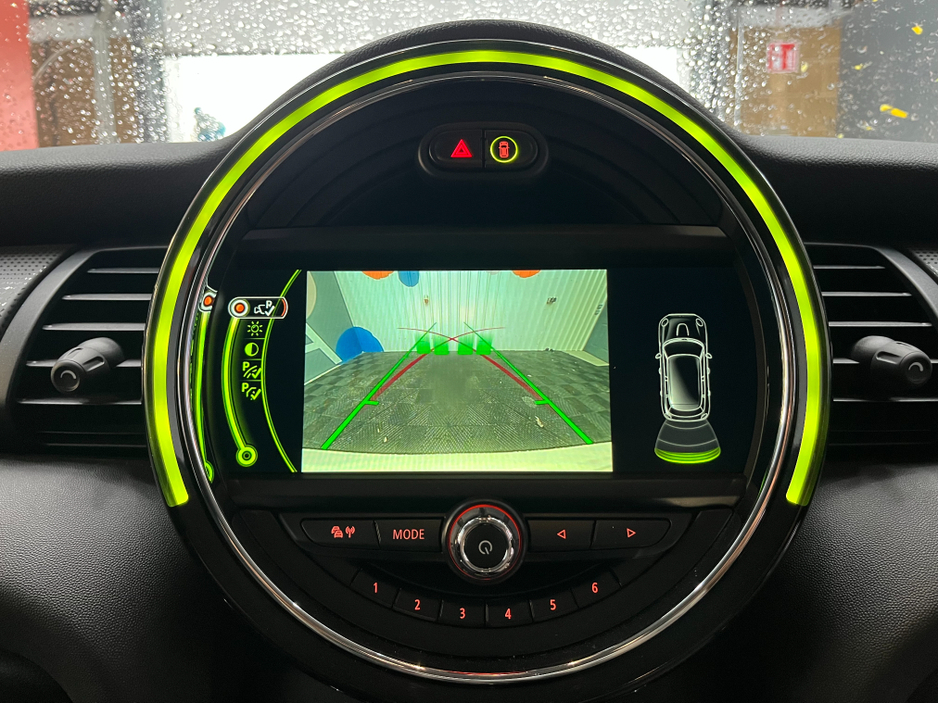 2018 MINI Cooper €16950! 2018 MINI COOPER 5DOORS 1.5 AUTOMATIC / CRUISE CONTROL / REVERSE CAMERA / AMBIENT LIGHTS AND MORE €16,950