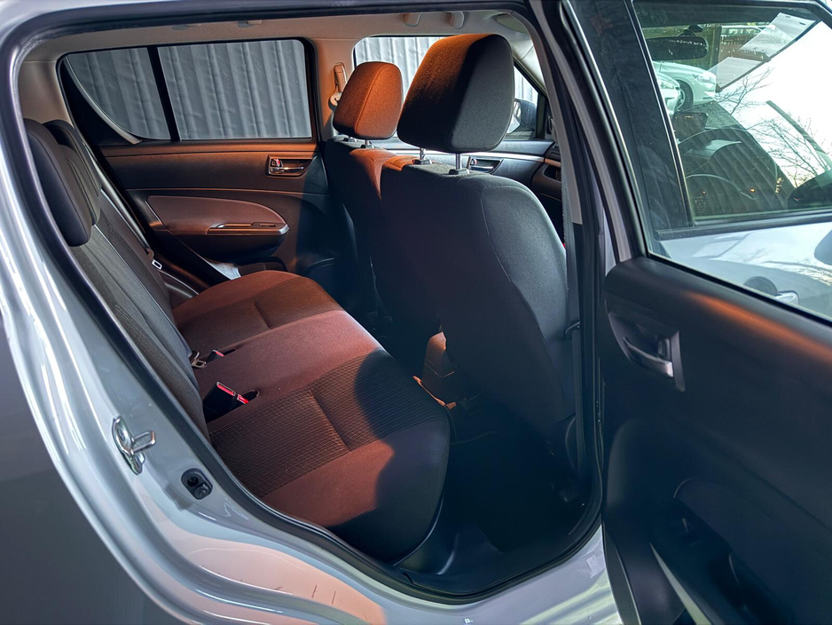 2014 Suzuki Swift - image 10