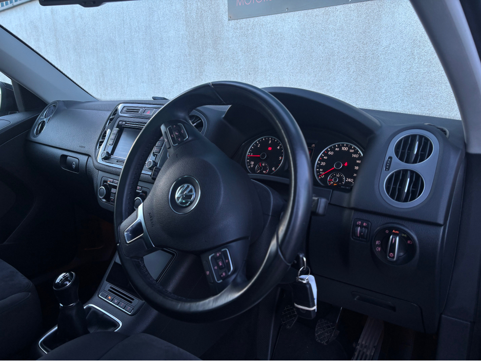 2015 Volkswagen Tiguan - image 20