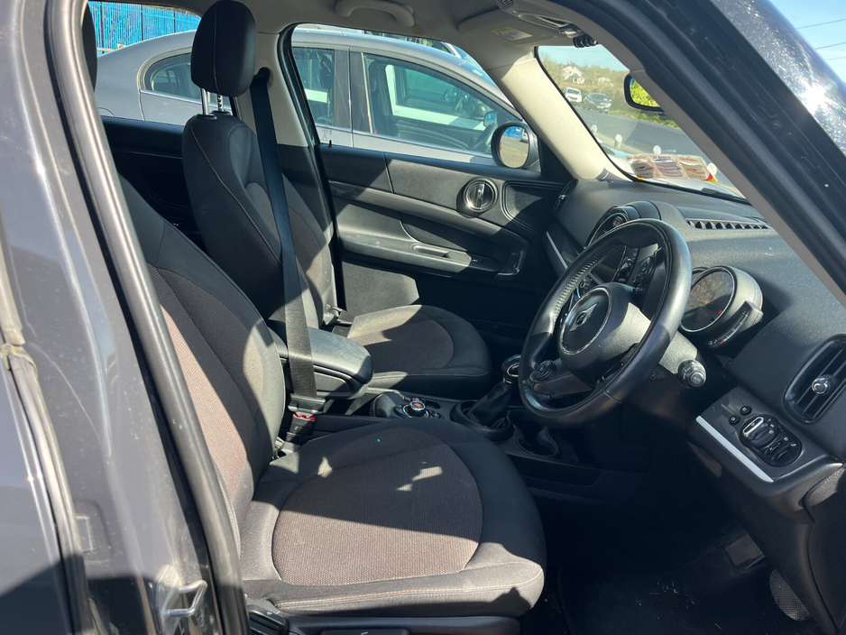 2017 MINI Countryman - image 11