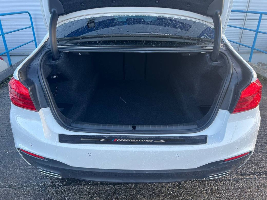 2017 BMW 5 Series 523d M-SPORT COMPETITION 2.0 AUTO // SERVICE HISTORY // FOUR-WHEEL-STEERING // 360 PARKING AID €24,950