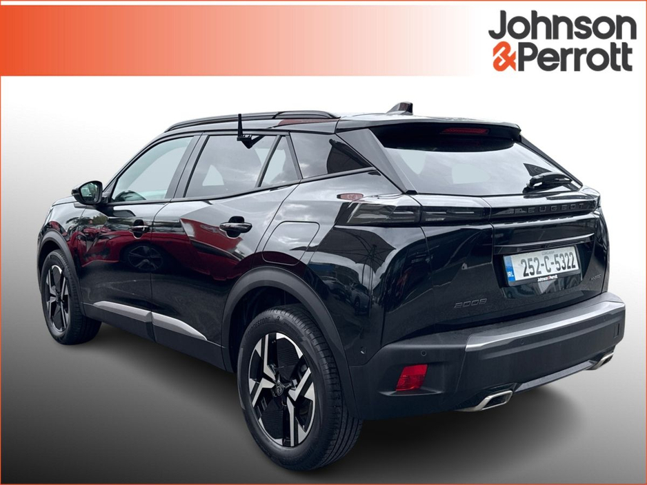 2025 Peugeot 2008 - image 2