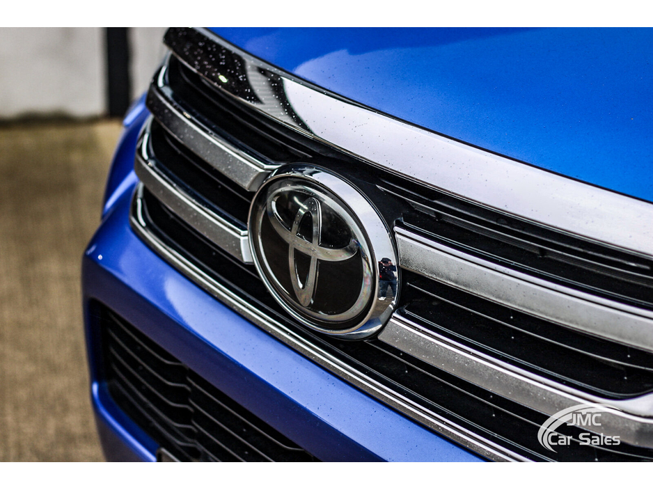 2019 Toyota Hilux - image 3