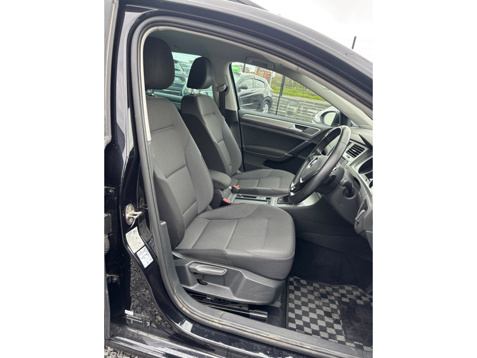 2016 Volkswagen Golf - image 7