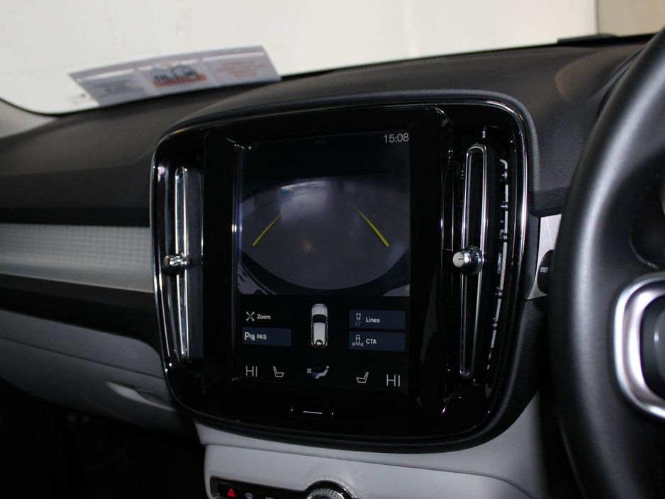 2020 Volvo XC40 - image 19