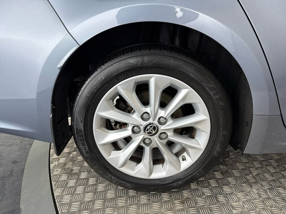 2022 Toyota Corolla HYBRID LUNA SALOON €26,950