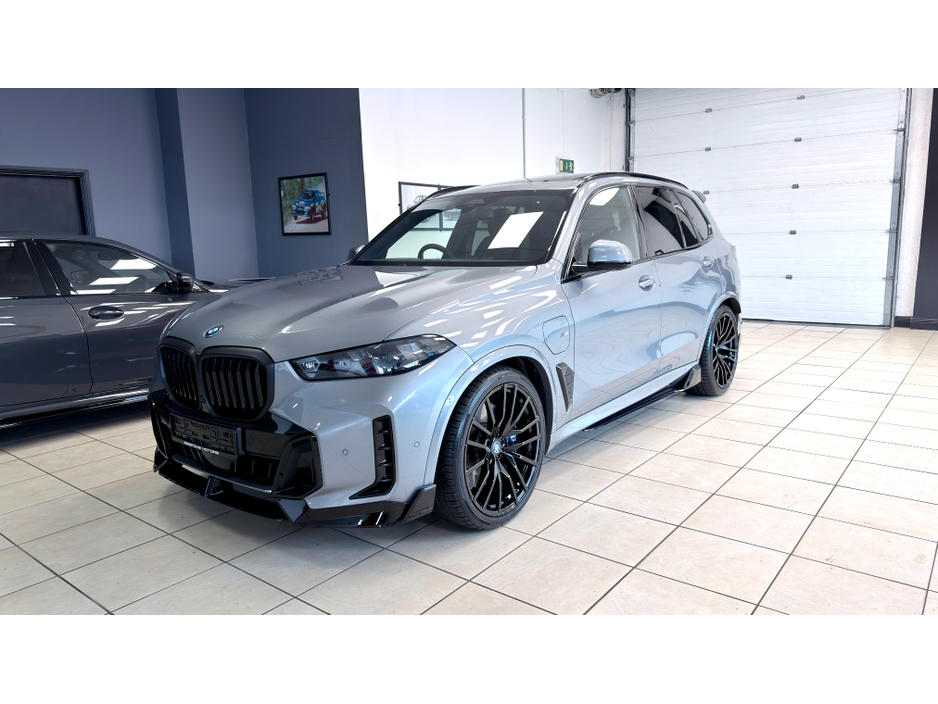 2025 BMW X5 - image 30