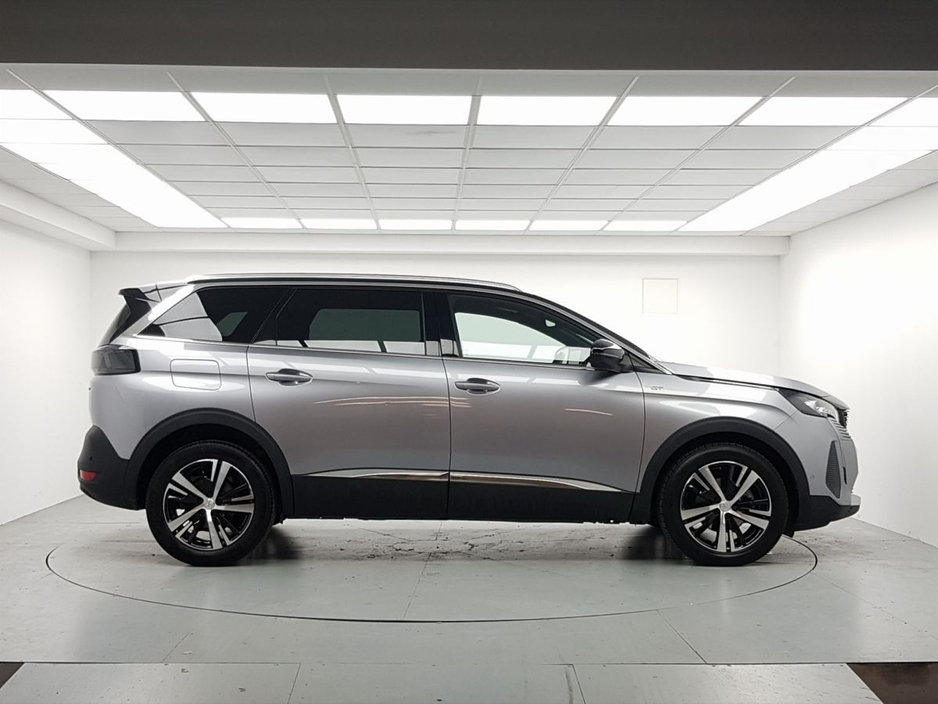 2024 Peugeot 5008 - image 11