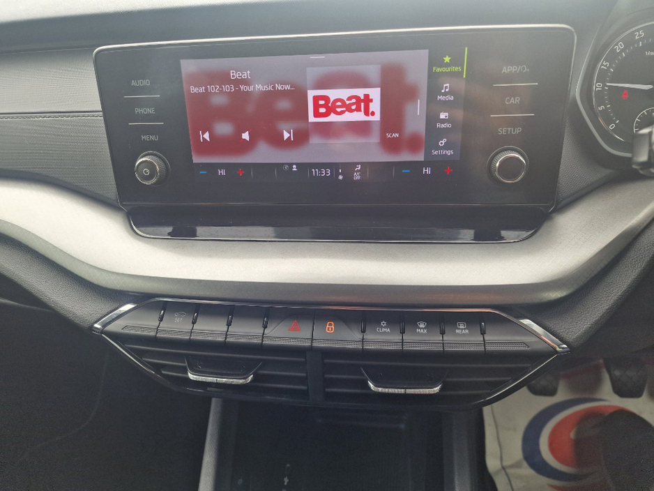 2021 Skoda Octavia - image 12