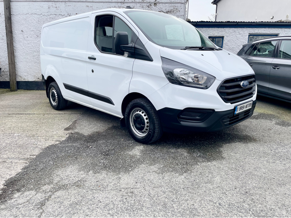 2022 Ford Transit Custom - image 2