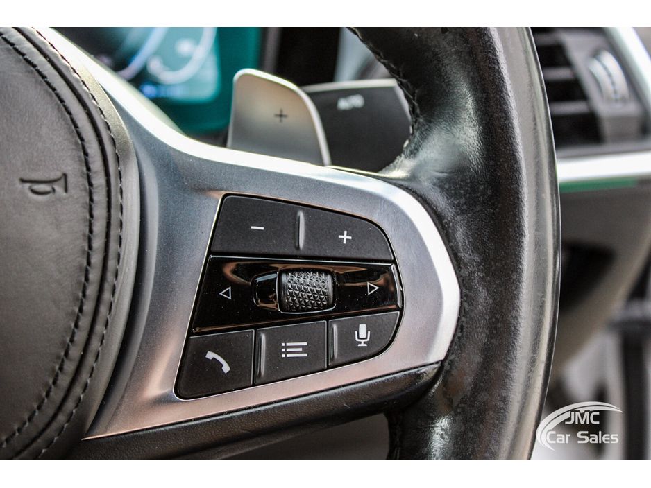 2021 BMW 3 Series - image 21