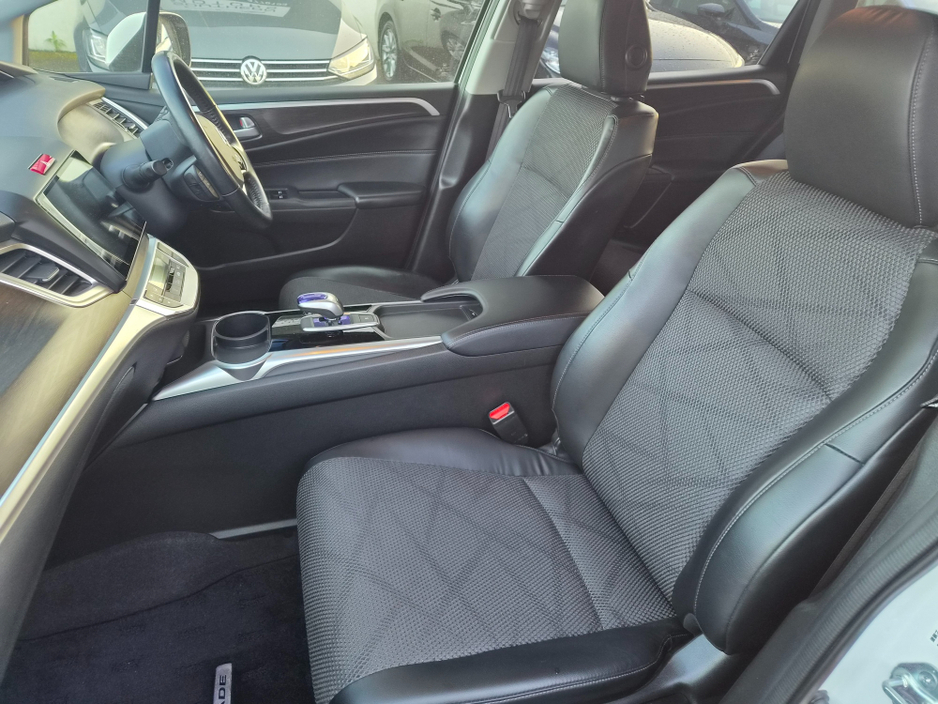 2016 Honda Jade - image 10