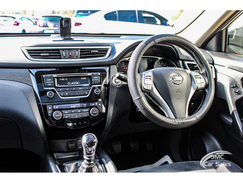 2017 Nissan X-Trail - image 25