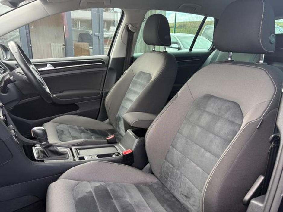 2016 Volkswagen Golf - image 30