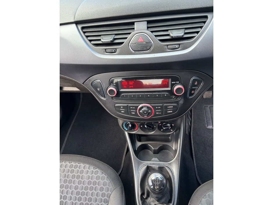 2015 Opel Corsa - image 19