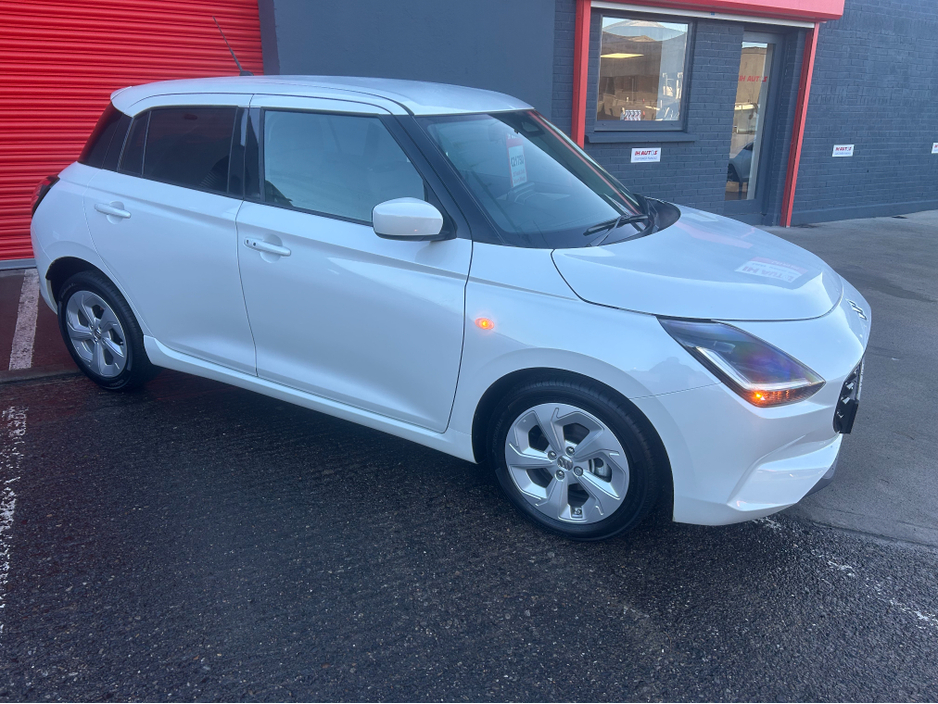 2025 Suzuki Swift 1.2 HYBRID MOTION 5DR ONLY 200KM €21,750