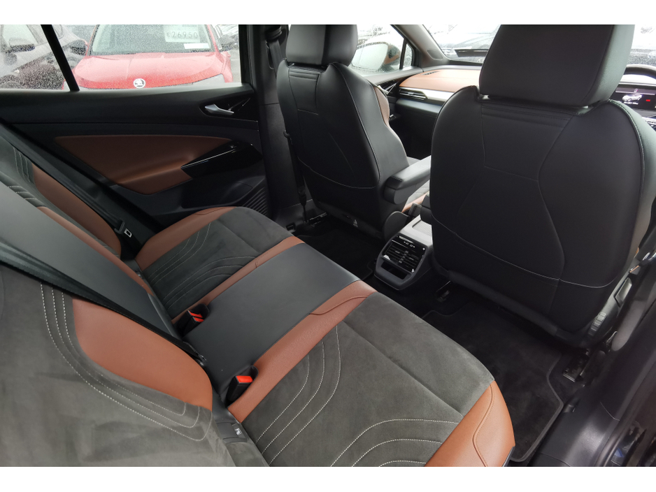 2022 Volkswagen ID.5 - image 12