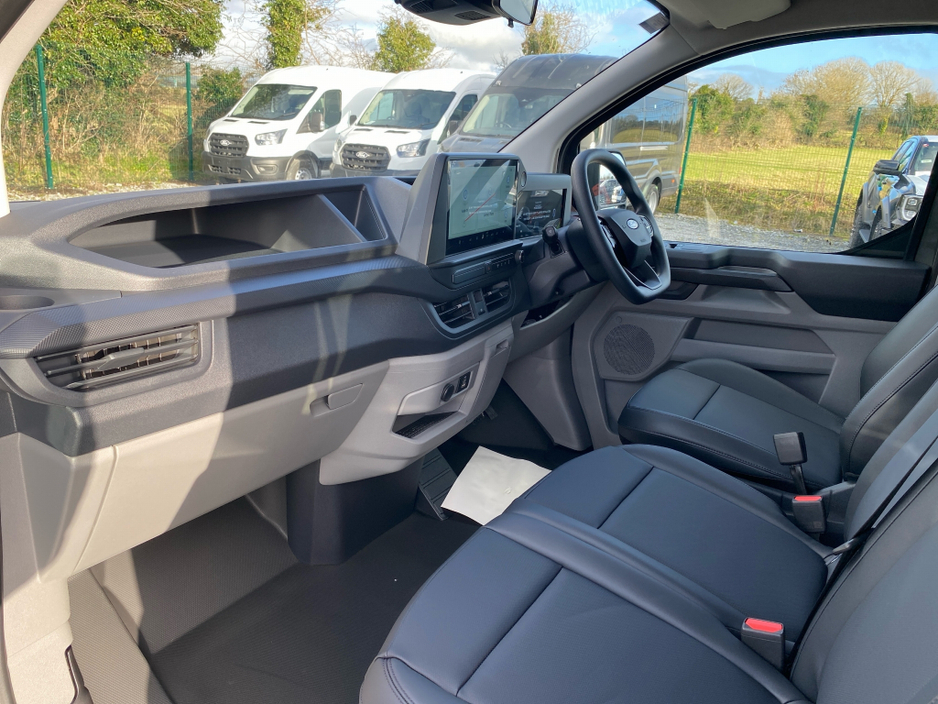 2026 Ford Transit Kombi Kombi 2.5 PHEV 232 BHP Automatic €60,500