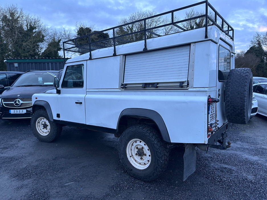 2012 Land Rover Defender - image 5